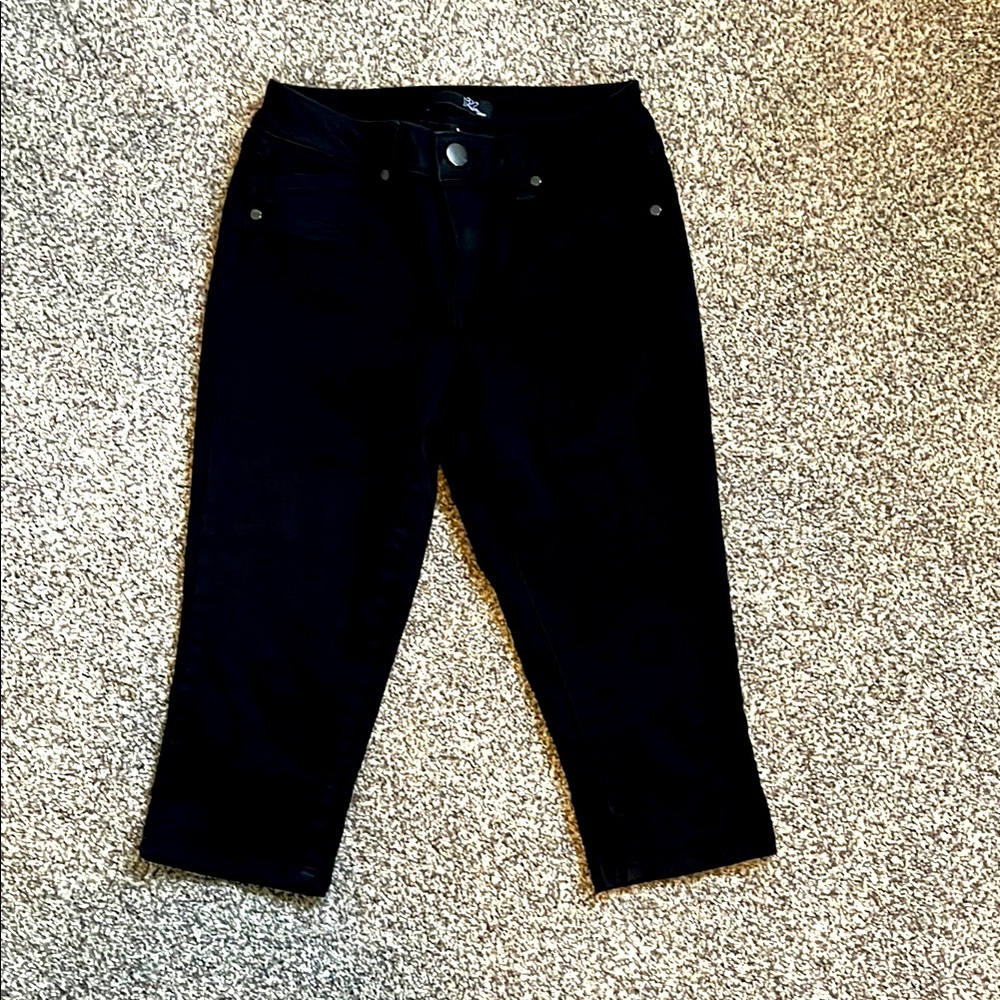 Stylish Black Cropped Pants